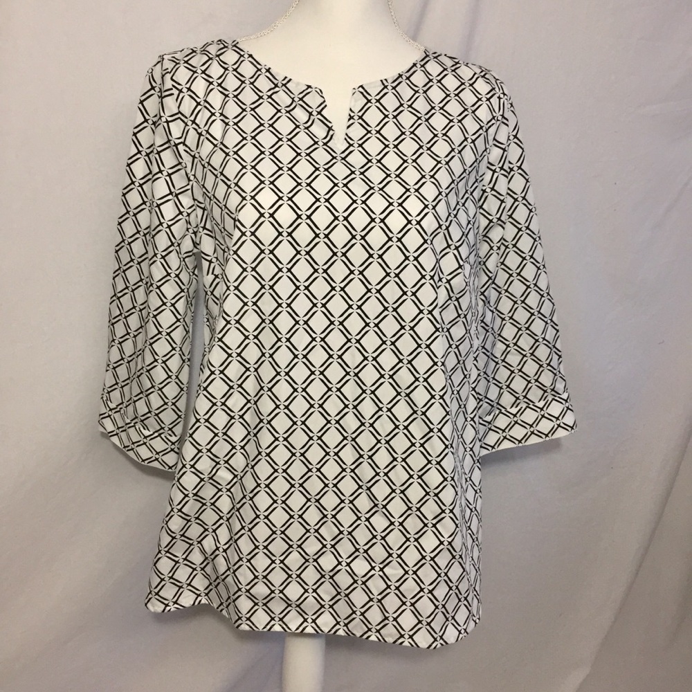 Chico’s Wrinkle Resistant Tunic Sz S/4
NEW - Picture 2 of 14